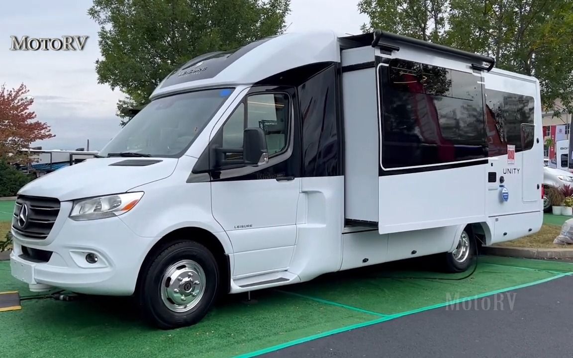 奔驰斯宾特房车 - leisure unity murphy bed lounge 2024-两个骰子