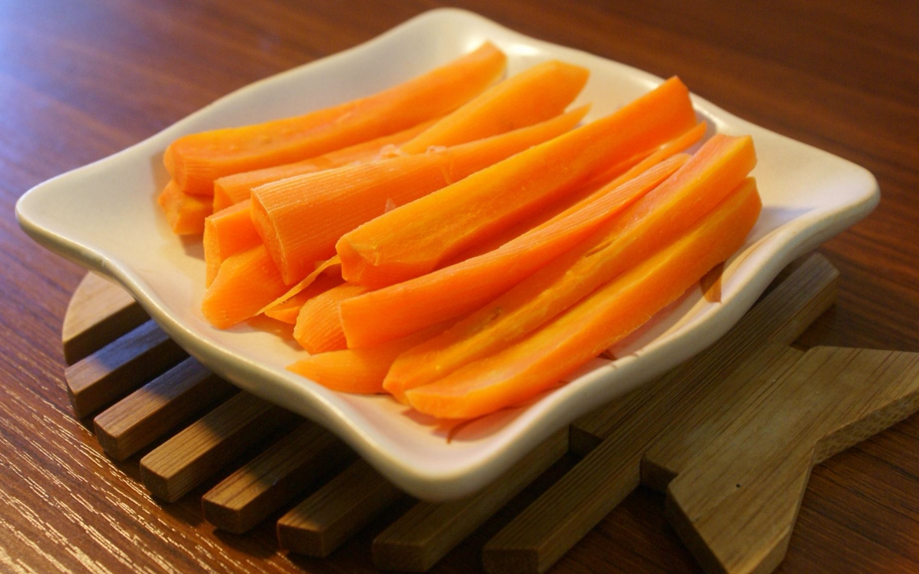 蒸蜂蜜胡萝卜,胡萝卜别样吃法,甜甜蜜蜜