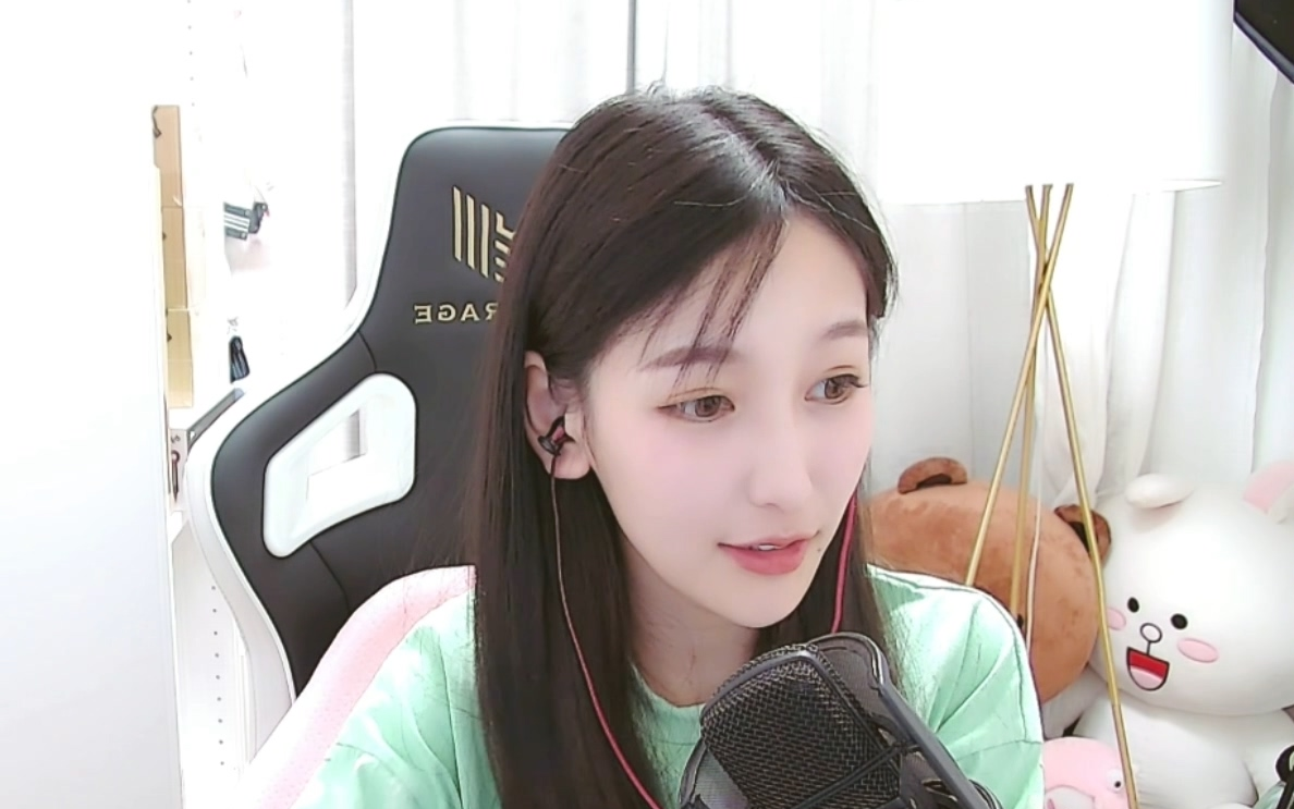 叶知秋vanessa_2019-07-14-周一休息