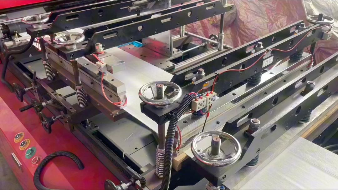 三边封无纺布喷胶制袋机