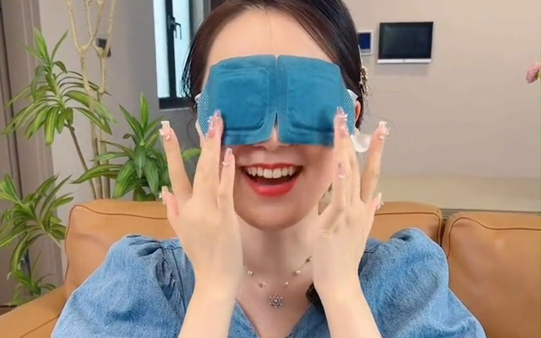 眼睛干涩胀痛赶紧戴上这个叶黄素蒸汽眼罩1024