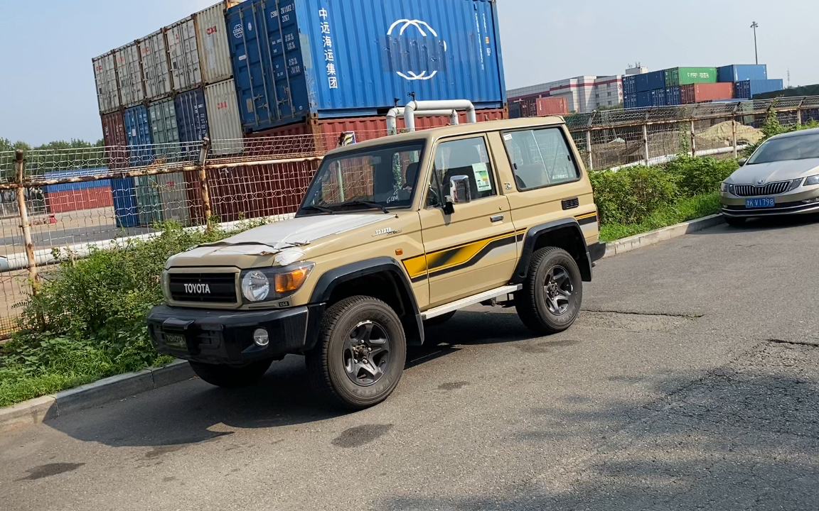 丰田lc71硬派越野车