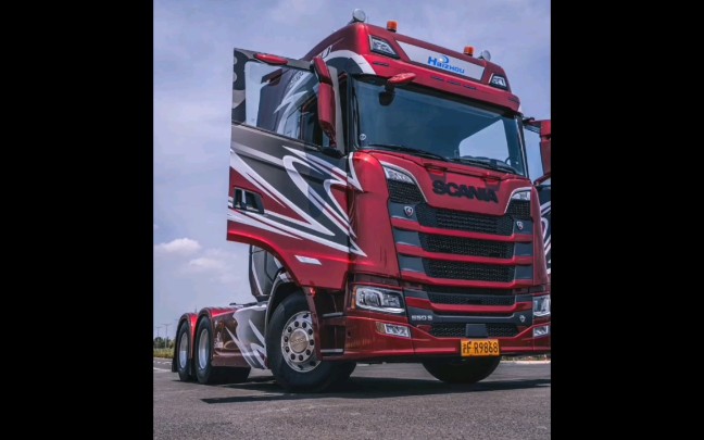 斯堪尼亚650s v8牵引车