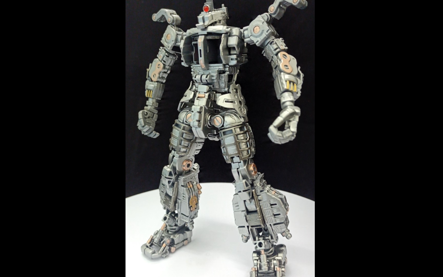 扎古gk制作中,骨架完成,扎古骨架可动性不错