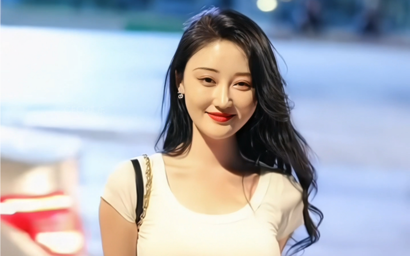 她曾被称为"全网最销魂的御姐女神",是蕾蕾呐到底有何魅力?