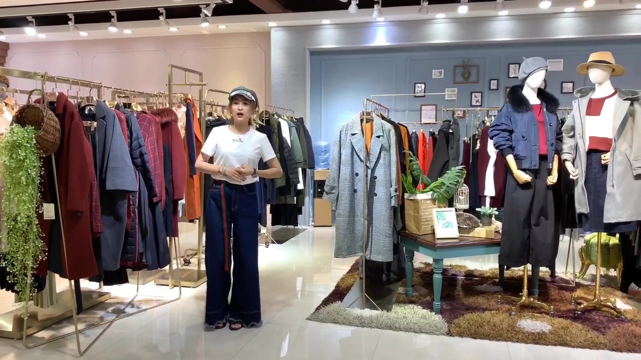 广州撒尼知名设计师品牌折扣女装剪标正品走份