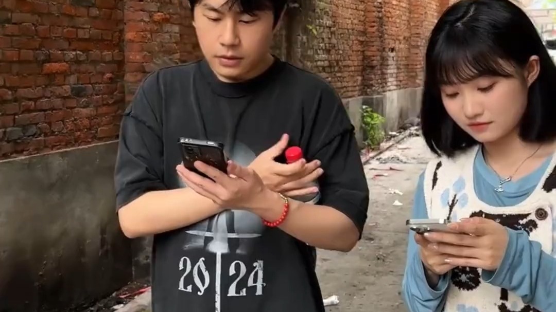 因为亏欠，所以一直都有理由再见面 #粉丝投稿海报
