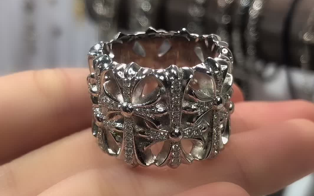 克罗心镀白金镶钻墓葬戒指_哔哩哔哩_bilibili