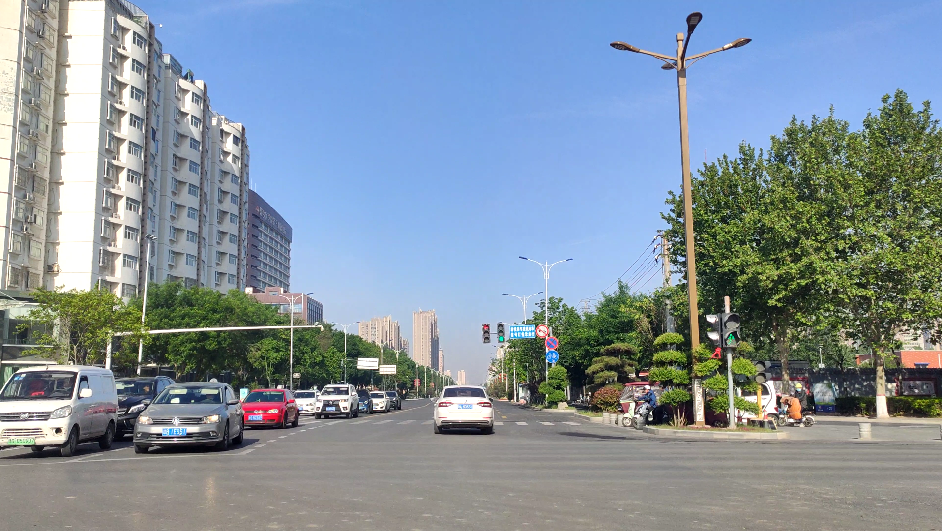 牧野#24 新乡华兰大道街景