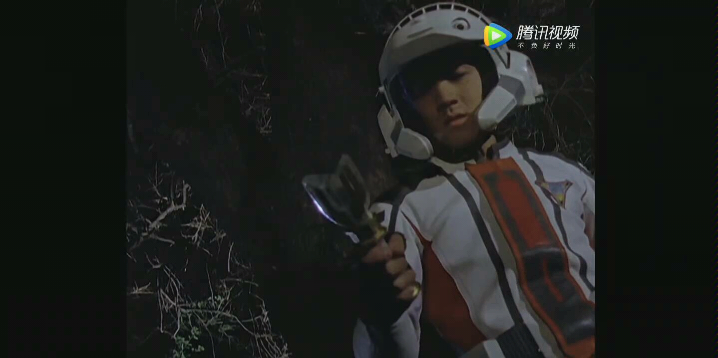 迪迦奥特曼第27集奥特曼和怪兽抱在了一起