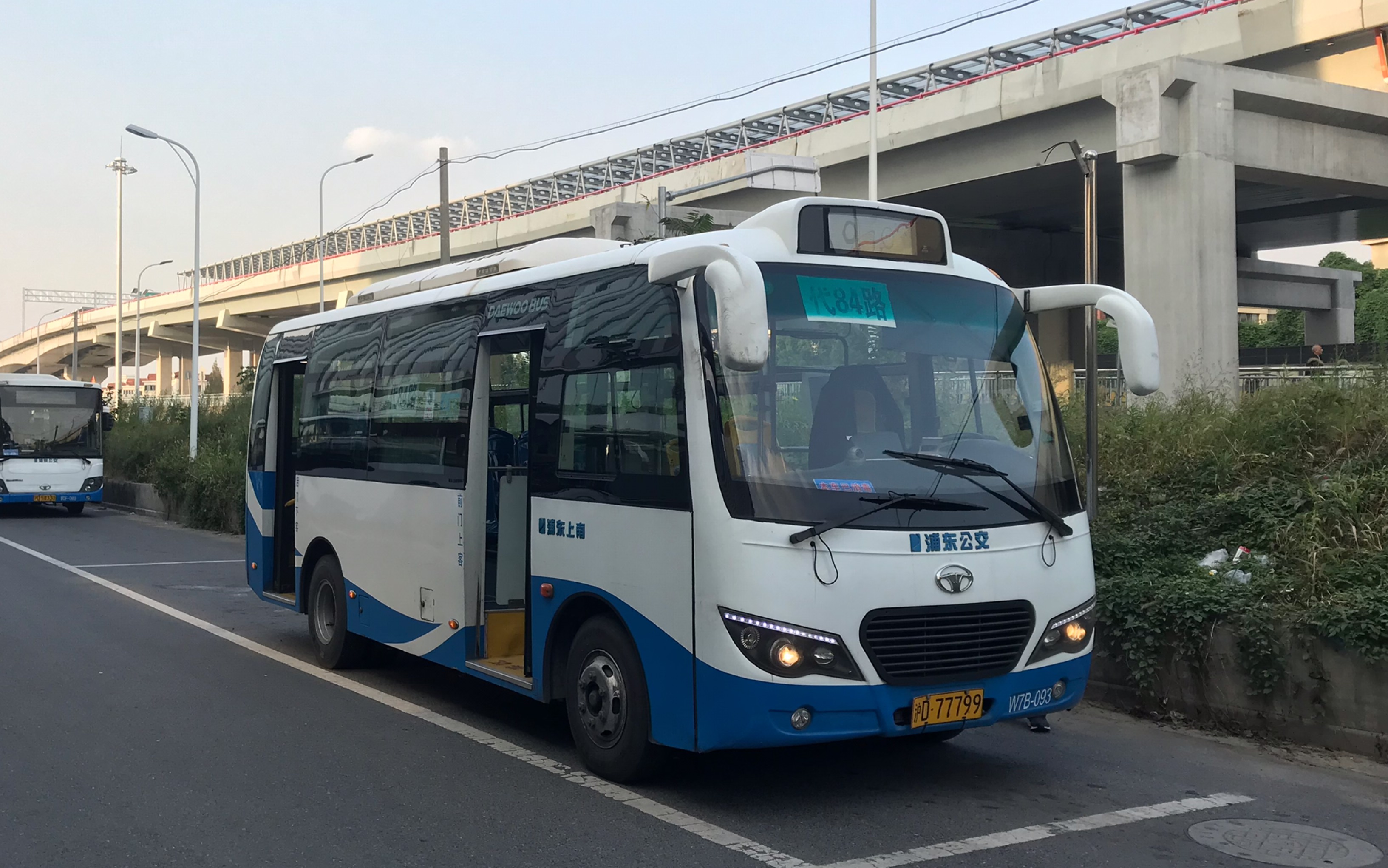 上海公交84路w7c运行车内视角