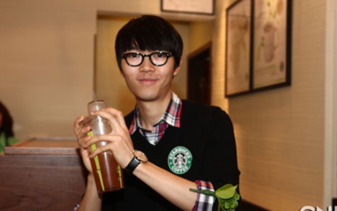 方大同【玩乐】星巴克茶活动 自制冰摇柠檬茶 深圳 20100305