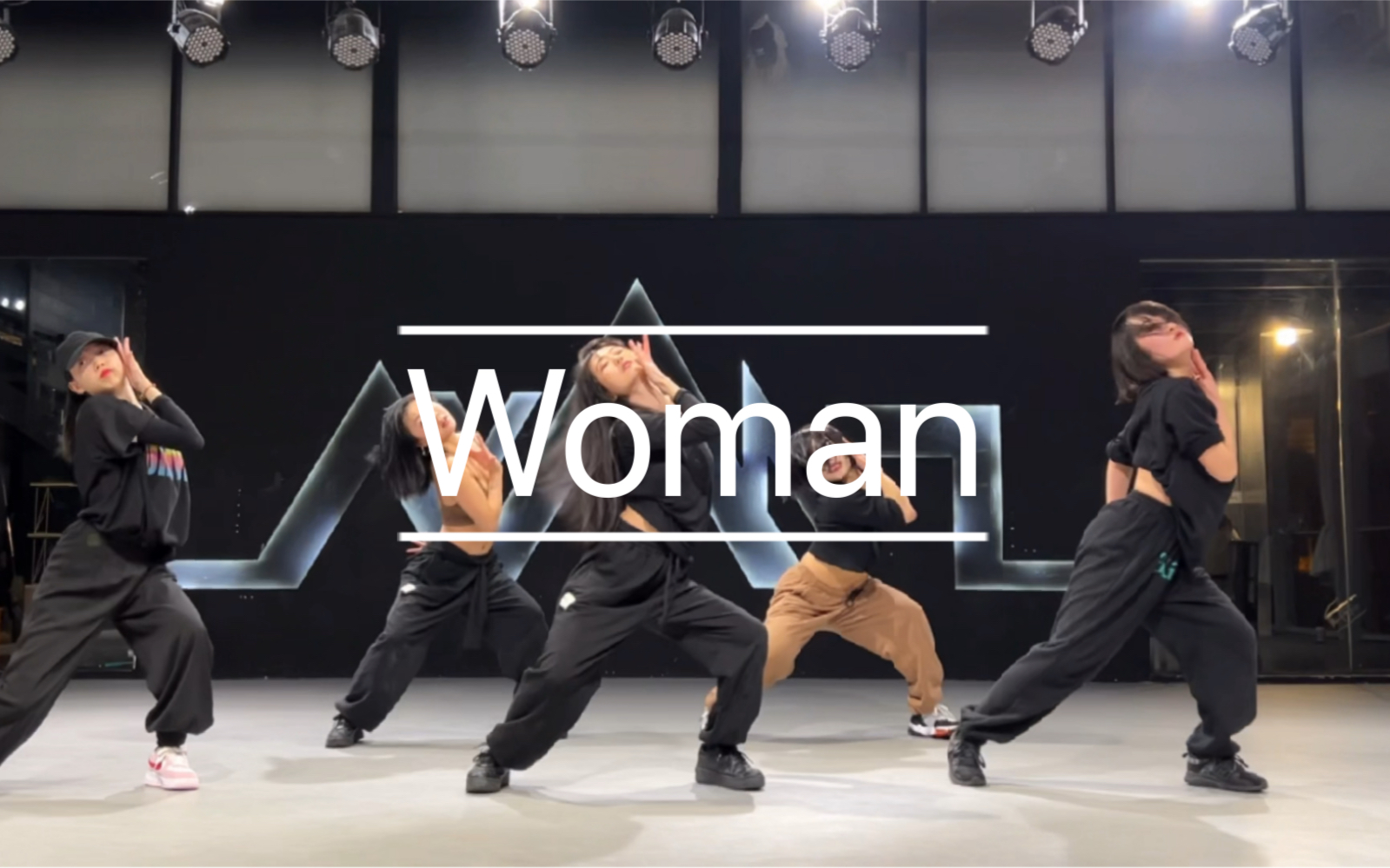 [图]嘿 女人《Woman》原创编舞#liya编舞