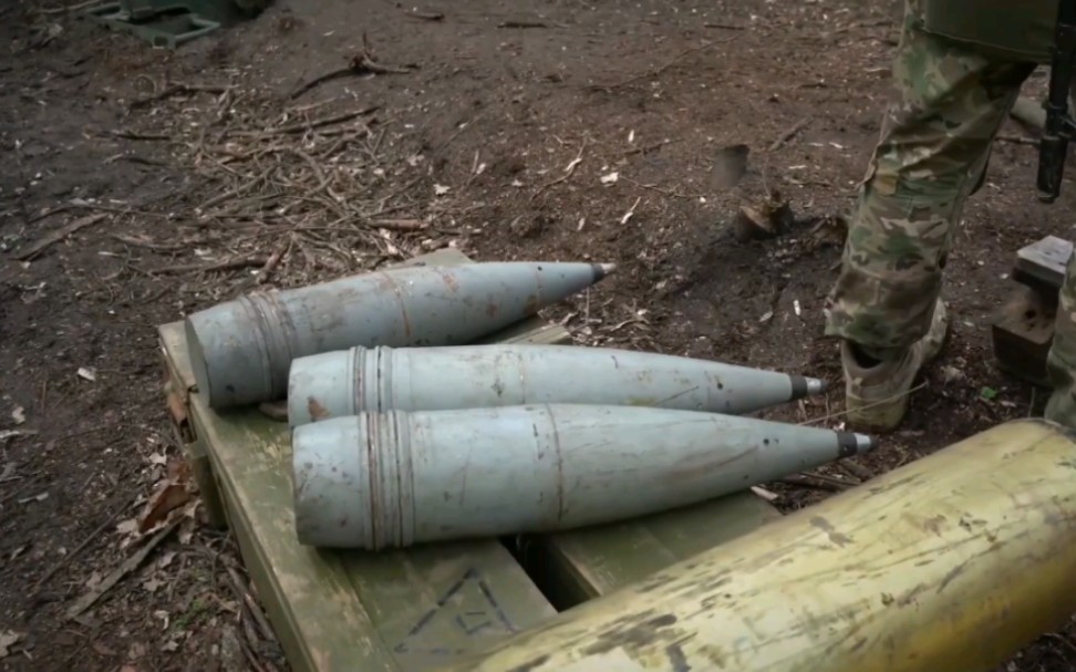 俄罗斯2s5式152mm自行加农炮,发射榴弹射程28.5公里