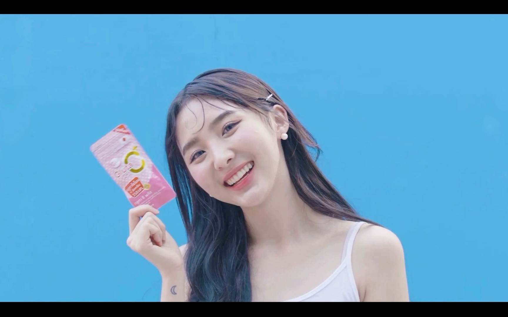 又是没看过系列!nene郑乃馨colly美白丸广告!