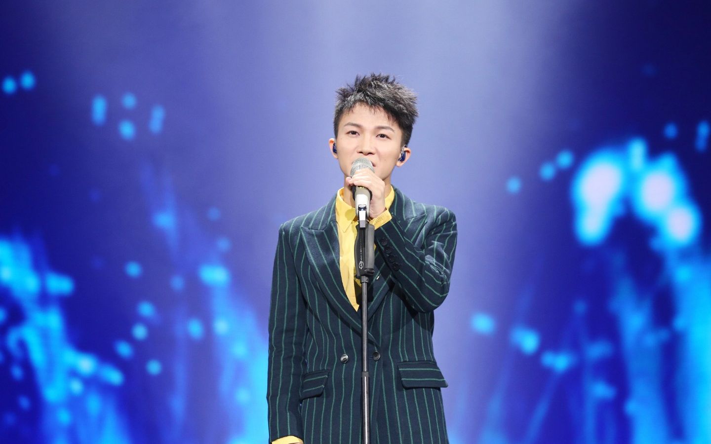 歌手当打之年,声入人心男团强势奇袭,周深神仙翻唱_哔哩哔哩 (゜-゜)