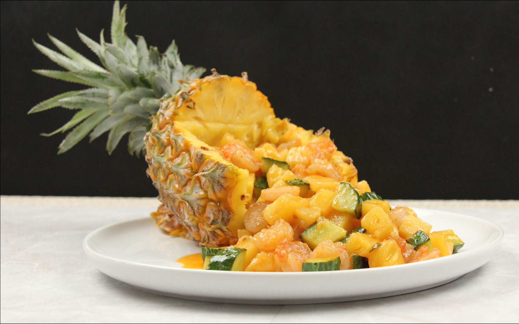 水果和海鲜的奇妙搭配-菠萝虾球