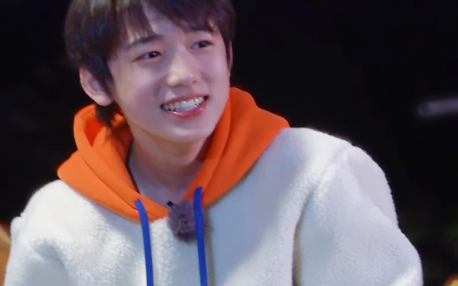 宋亚轩台风少年行宋亚轩ps后面有照片屠夫少年欢乐多
