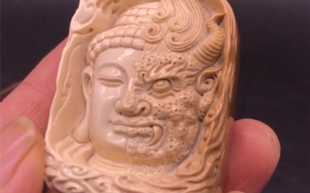 猛犸象牙双色一念之间吊坠欣赏金亮大师作品