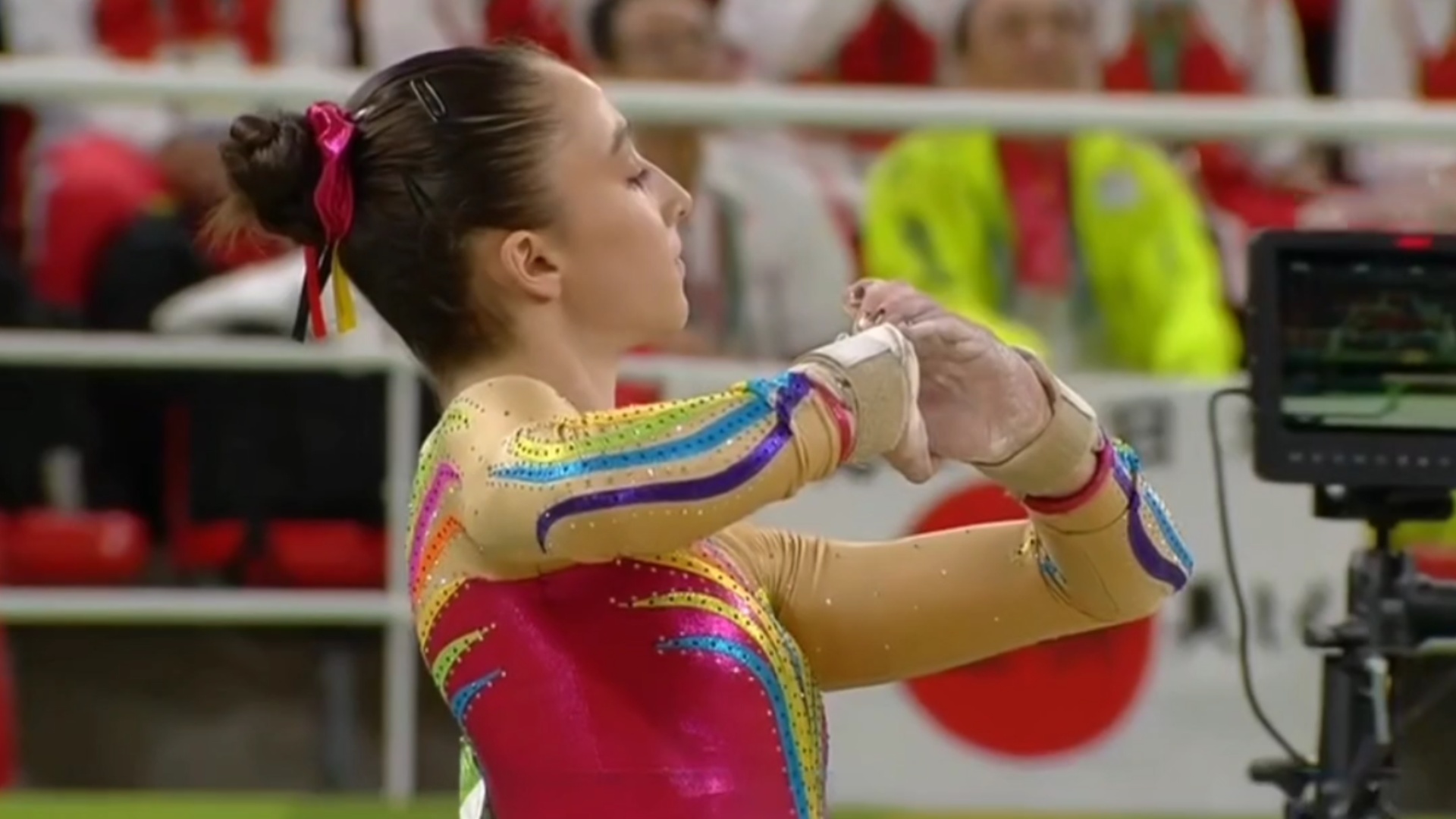 妮娜德维尔2016奥运会全能自由操(5.2 13.733)_哔哩哔哩_bilibili