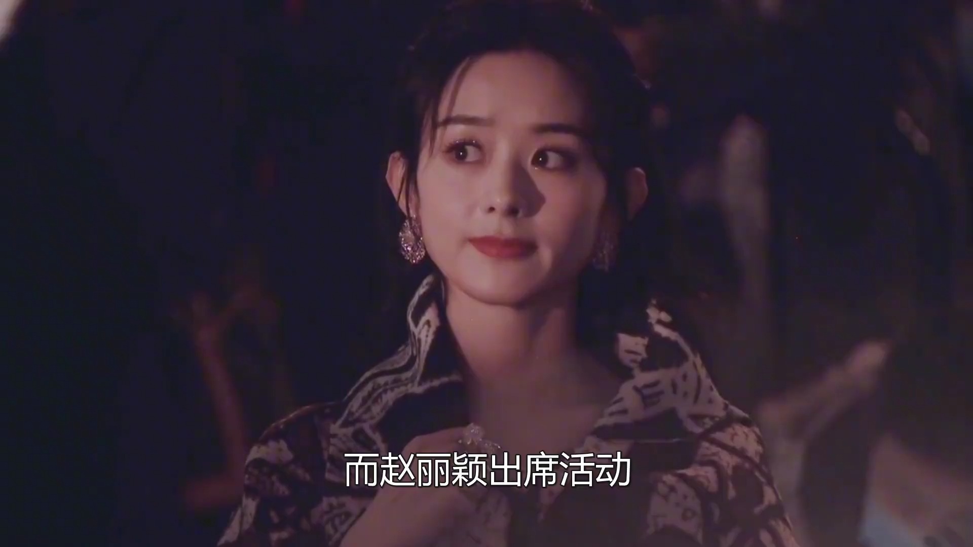 八倍镜看明星社交状态差距,王嘉尔熊抱白敬亭,华晨宇尴尬一人