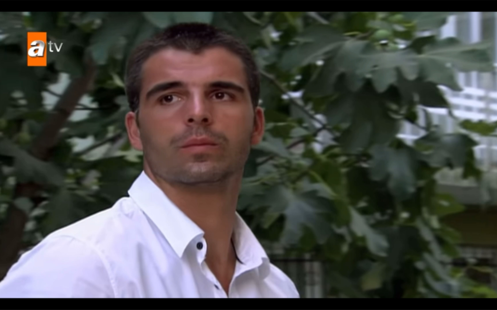 Adanali场景:男主出门,与众不同 土剧希拉男主Mehmet Akif Alakurt/阿达纳勒哔哩哔哩bilibili