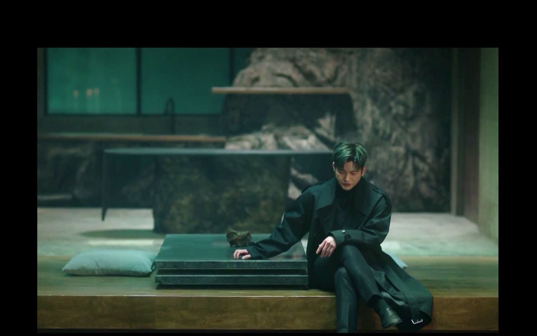 某天灭亡走进我家里徐仁国看完你还觉得他不够帅吗帅拉了