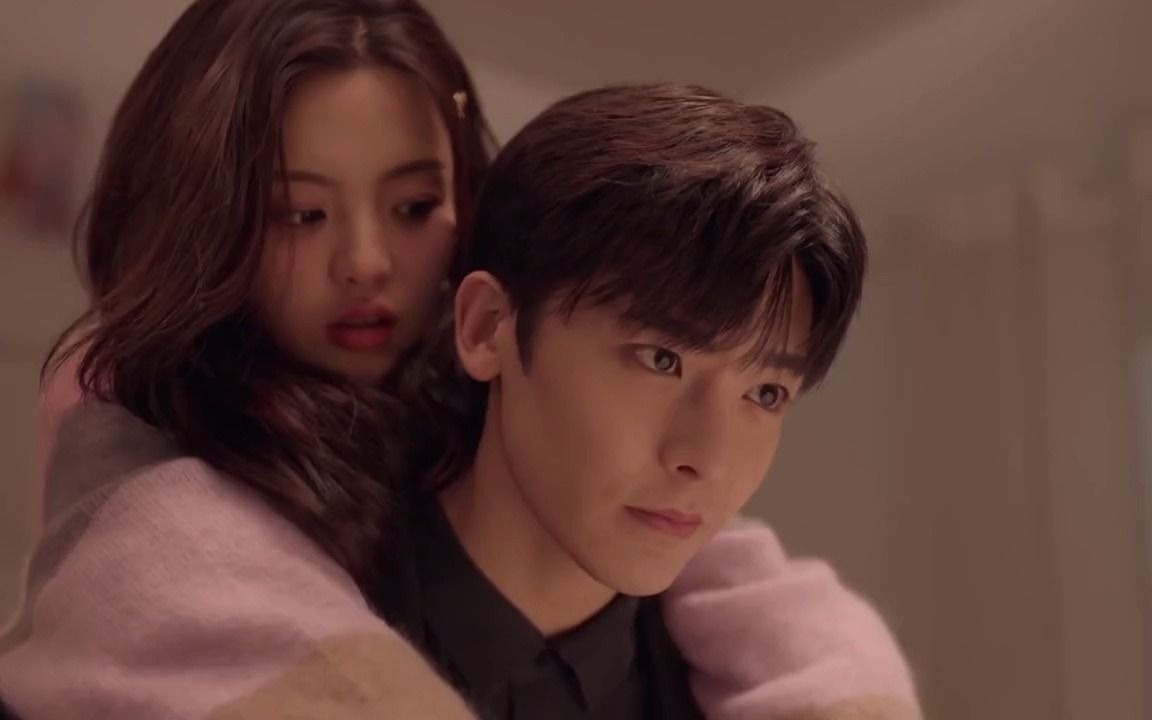 侯明昊杨超越处处吻壁咚搂腰一个一个来妹妹叫不停