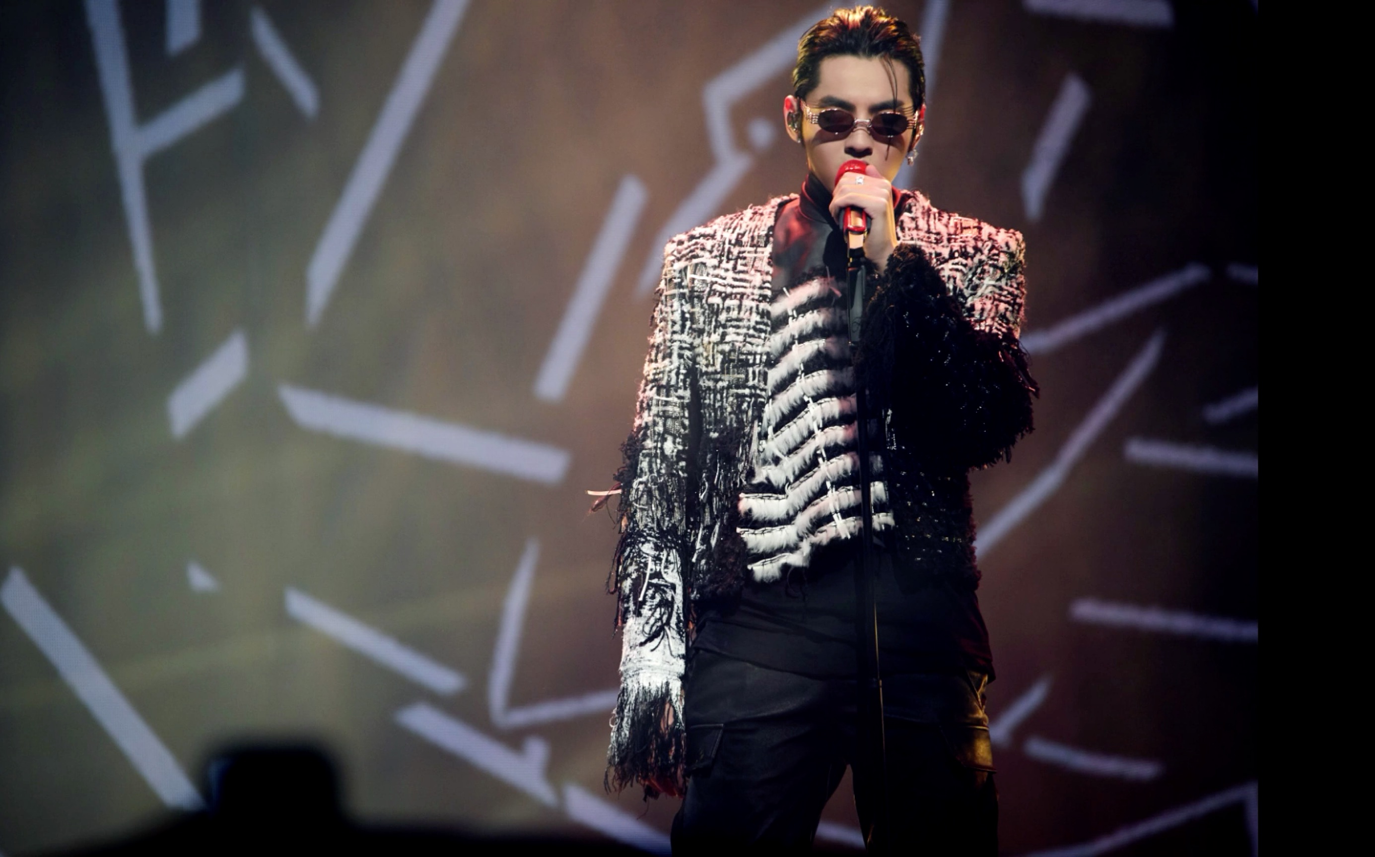 【吴亦凡】【november rain】粉丝翻唱,爱你的十一月_哔哩哔哩 (゜-゜