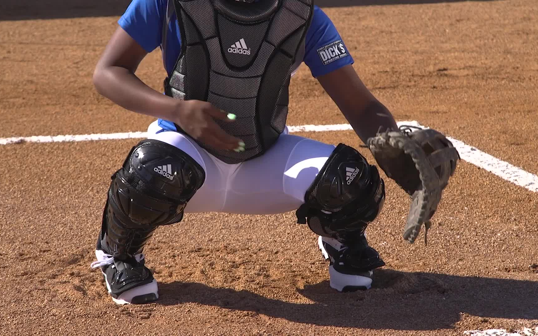 垒球捕手技巧准备姿势