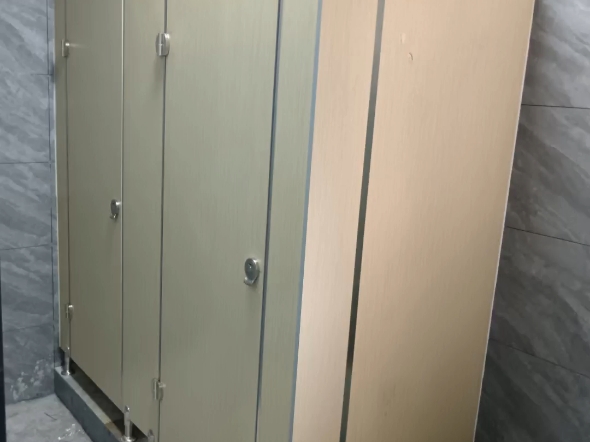 公共卫生间隔断板,抗倍特板,康贝特板,办公楼公共卫生间,学校公共卫生