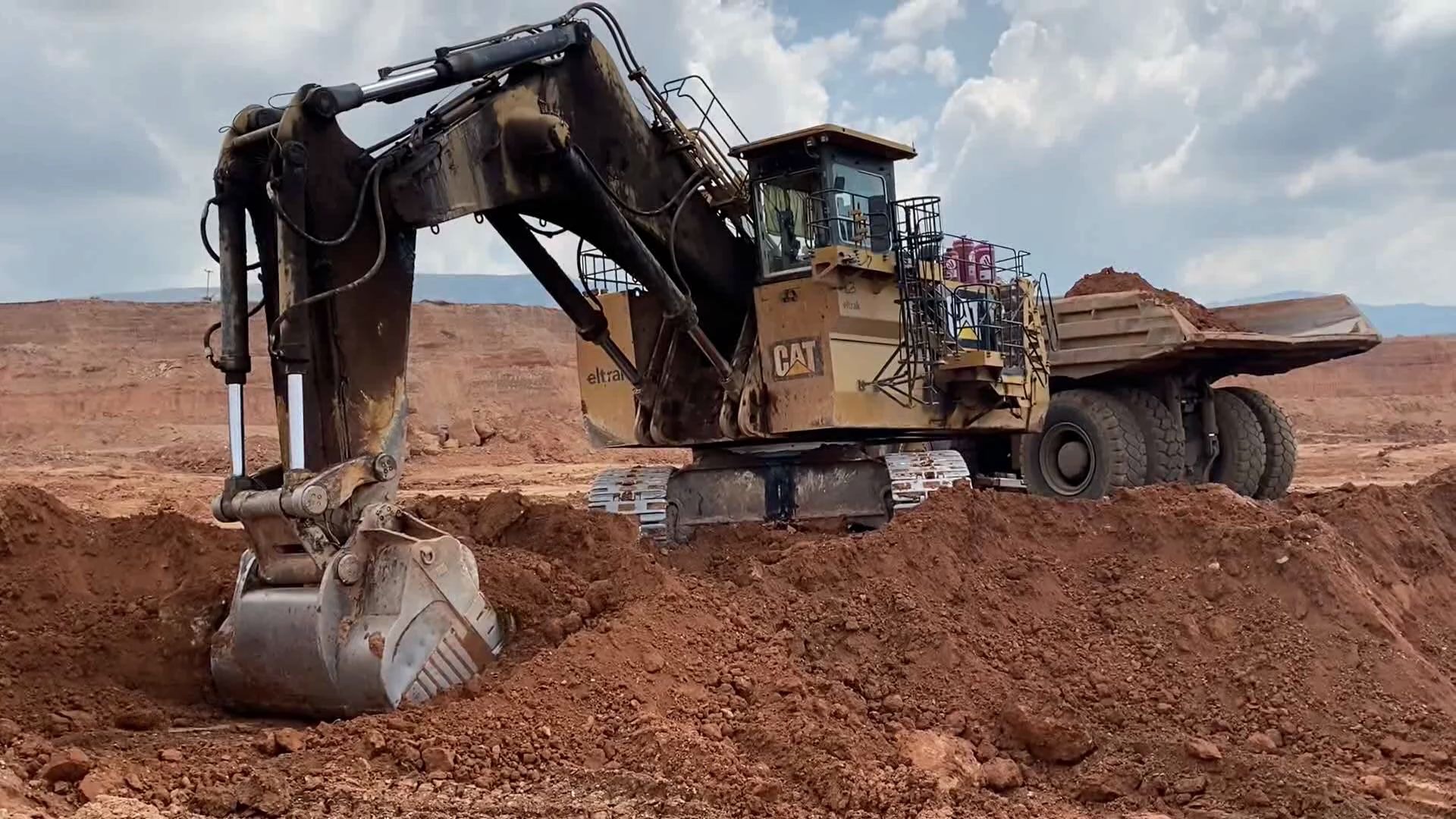 卡特彼勒 6040 挖掘机_哔哩哔哩 (b-b)つロ 干杯~-bilibili