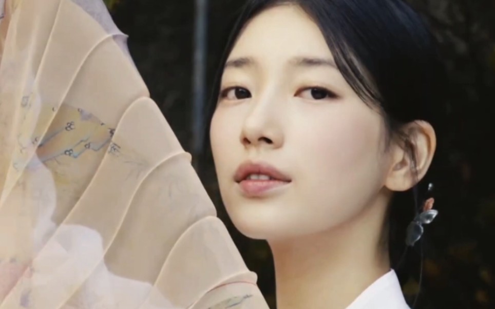 不得不承认,秀智真的是我看过穿韩服最好看的女爱豆