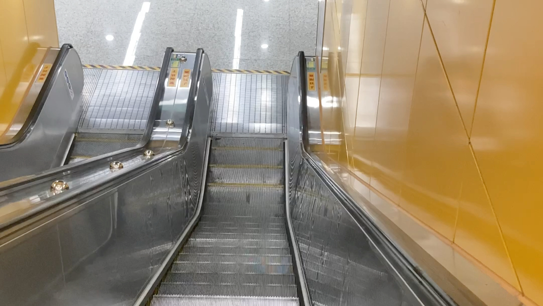 上海地铁15号线娄山关路