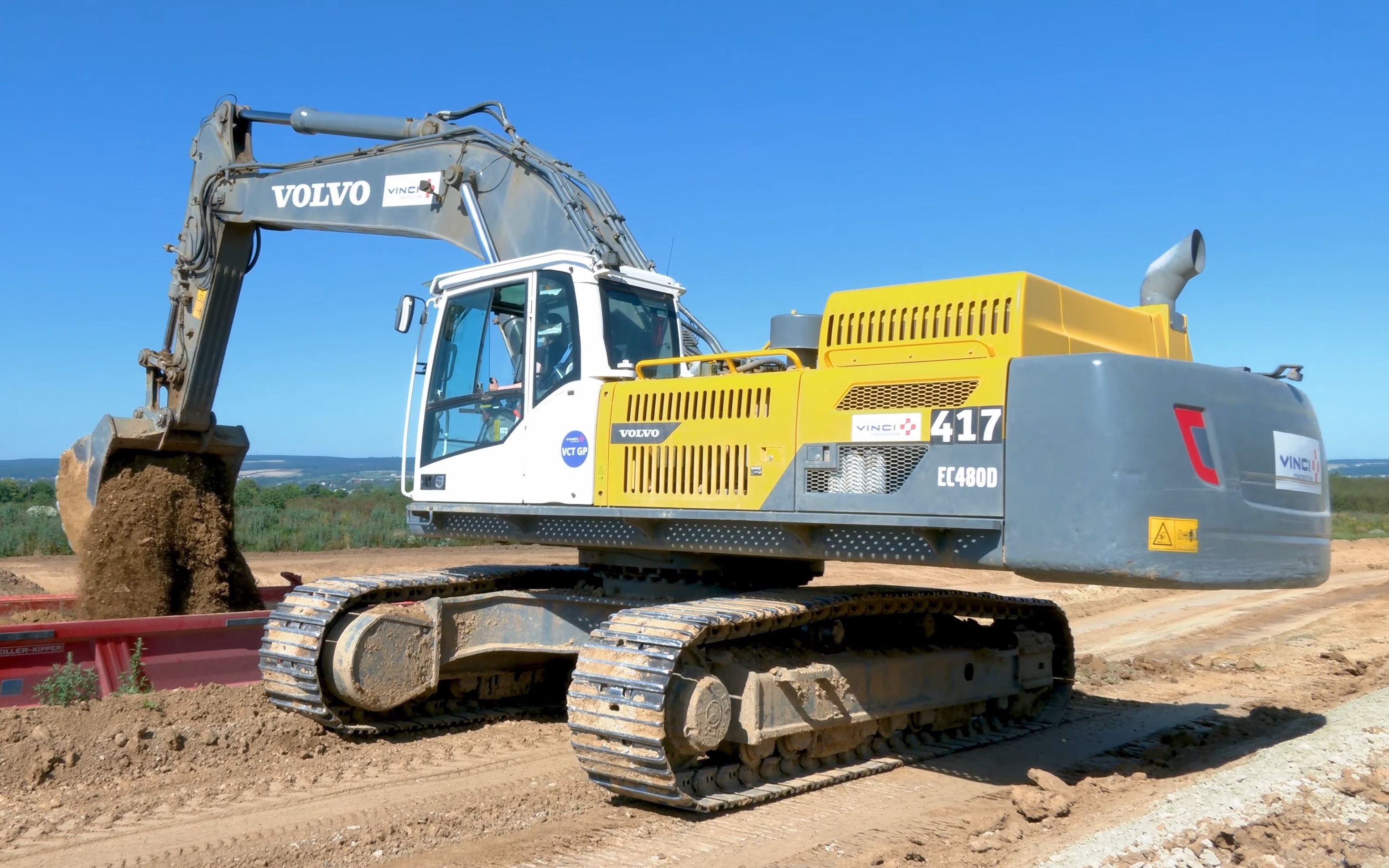沃尔沃ec480d挖掘机施工装车4k