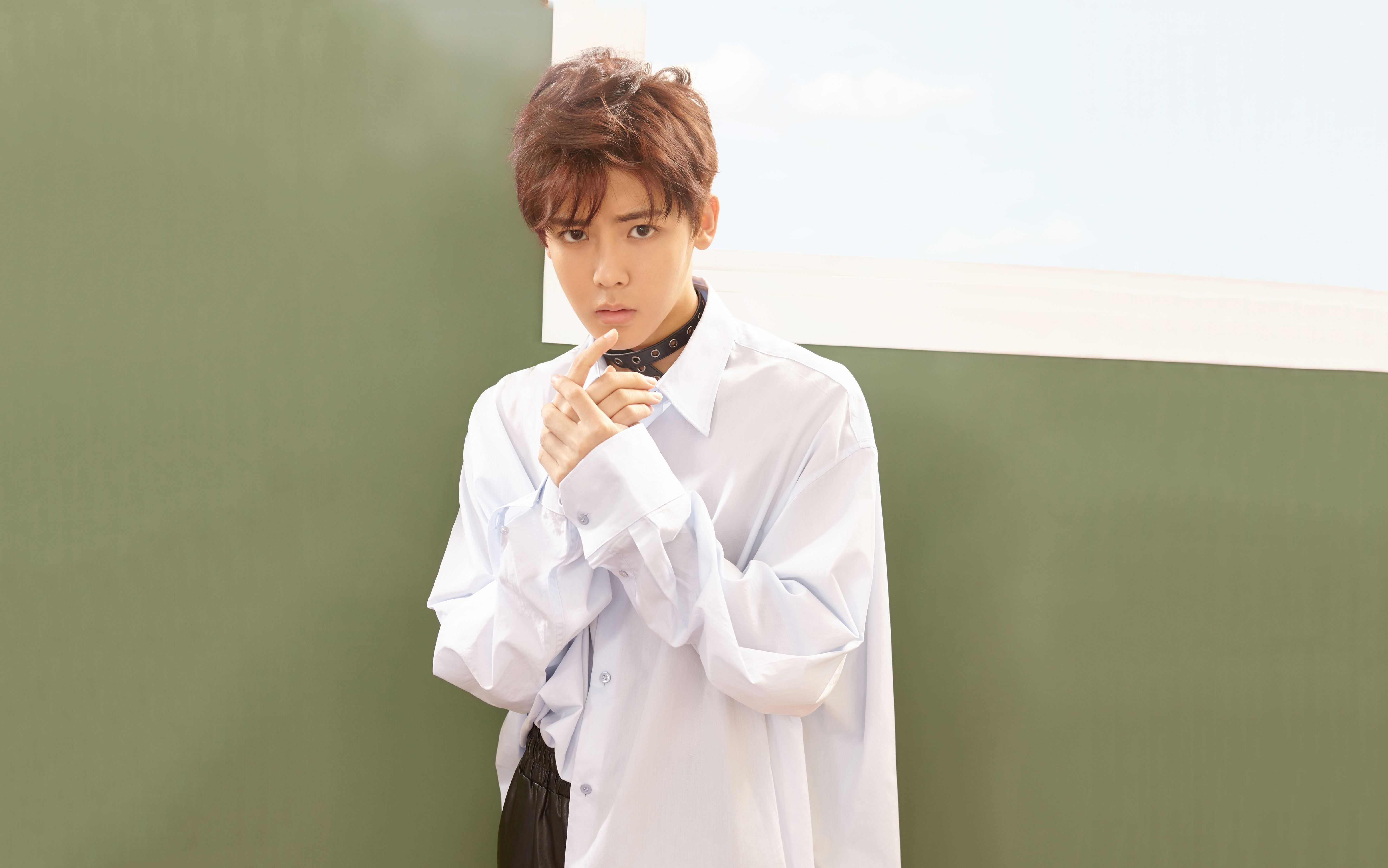 【侯明昊】【燃向】时尚杂志混剪_明星_娱乐_bilibili_哔哩哔哩