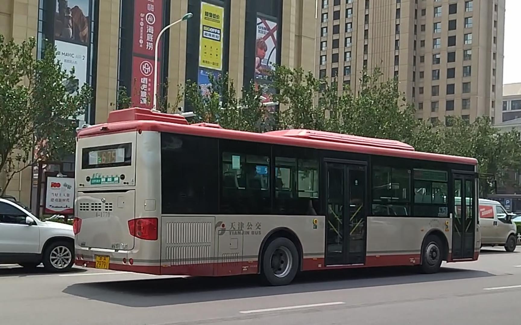 天津公交675路 klq6109gaheve5bz 左转水上公园东路