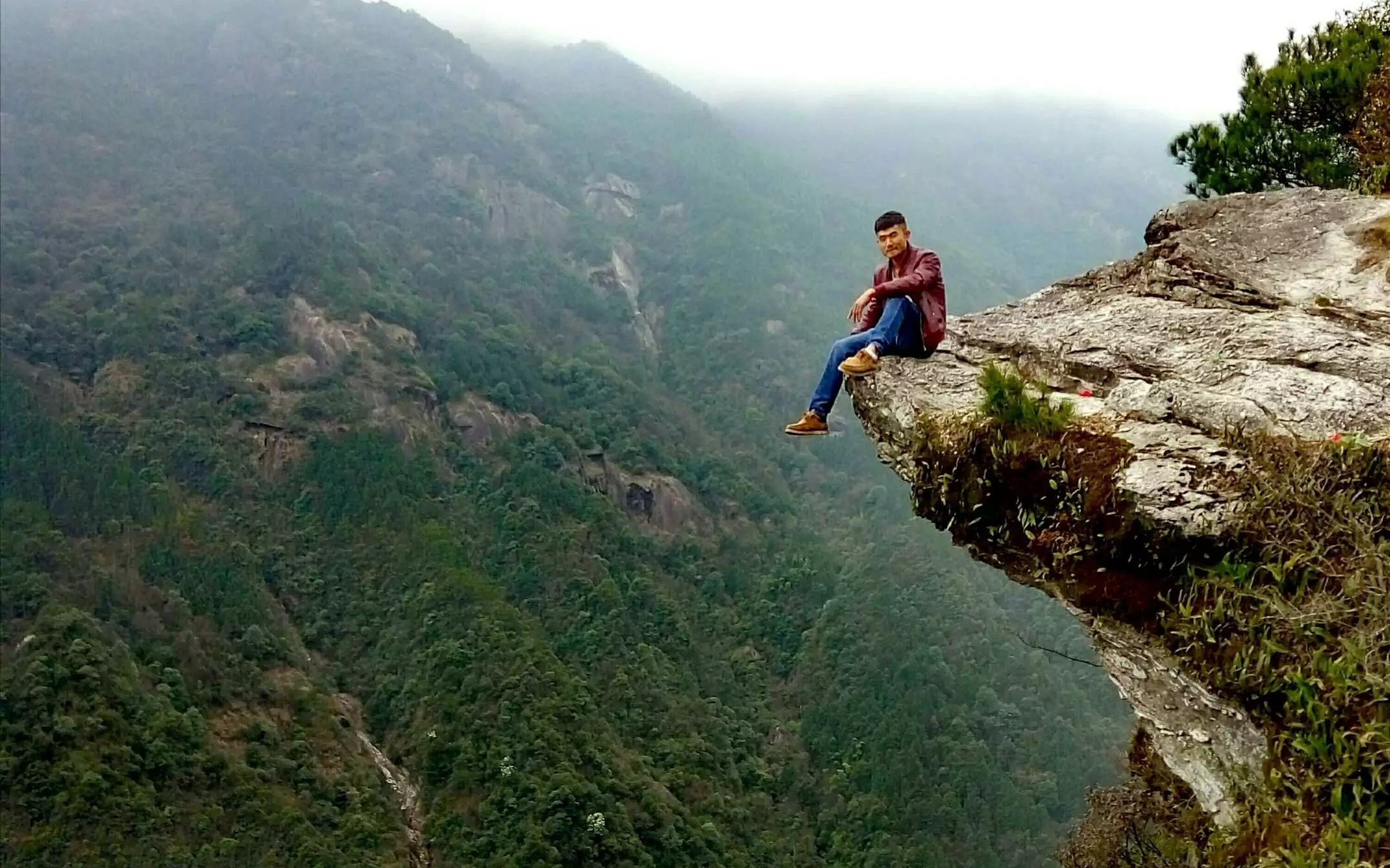 实拍广西第三高峰元宝山鹰嘴崖,你敢走上来试试吗?