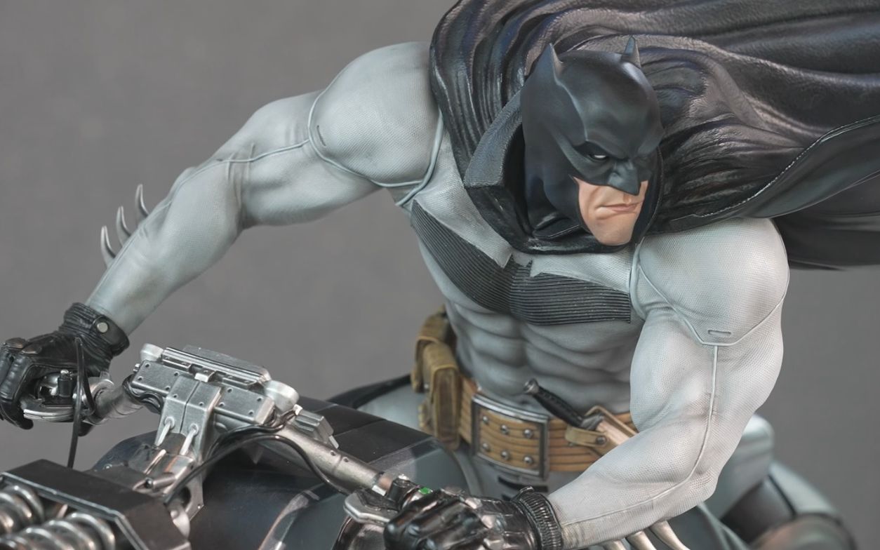 蝙蝠侠14 Scale Batman White Knight [ Batcycle Edition ] production sample review哔哩哔哩bilibili