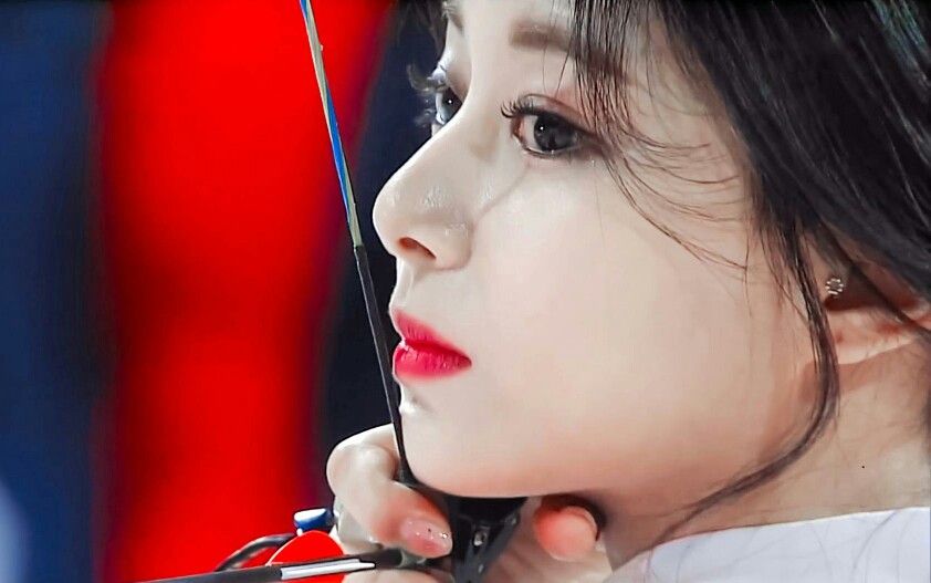 破纪录射箭女神周子瑜四连发十环震撼全场视频饭拍合集