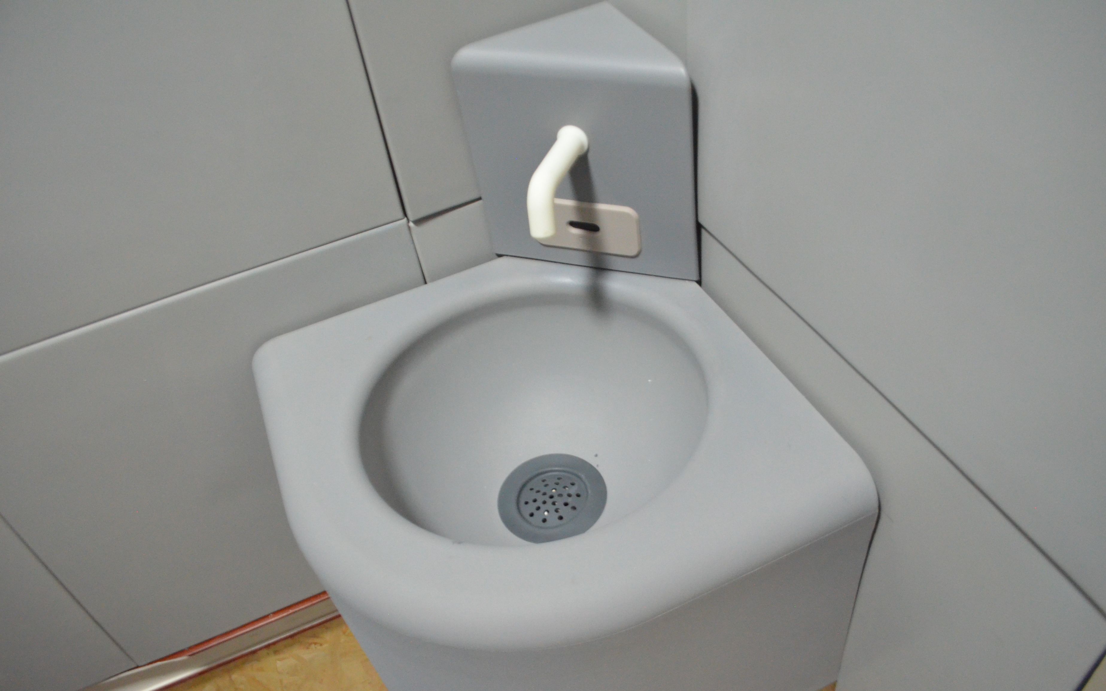 防撞三角洗手盆,安装指导,江硕生产,质量保障!