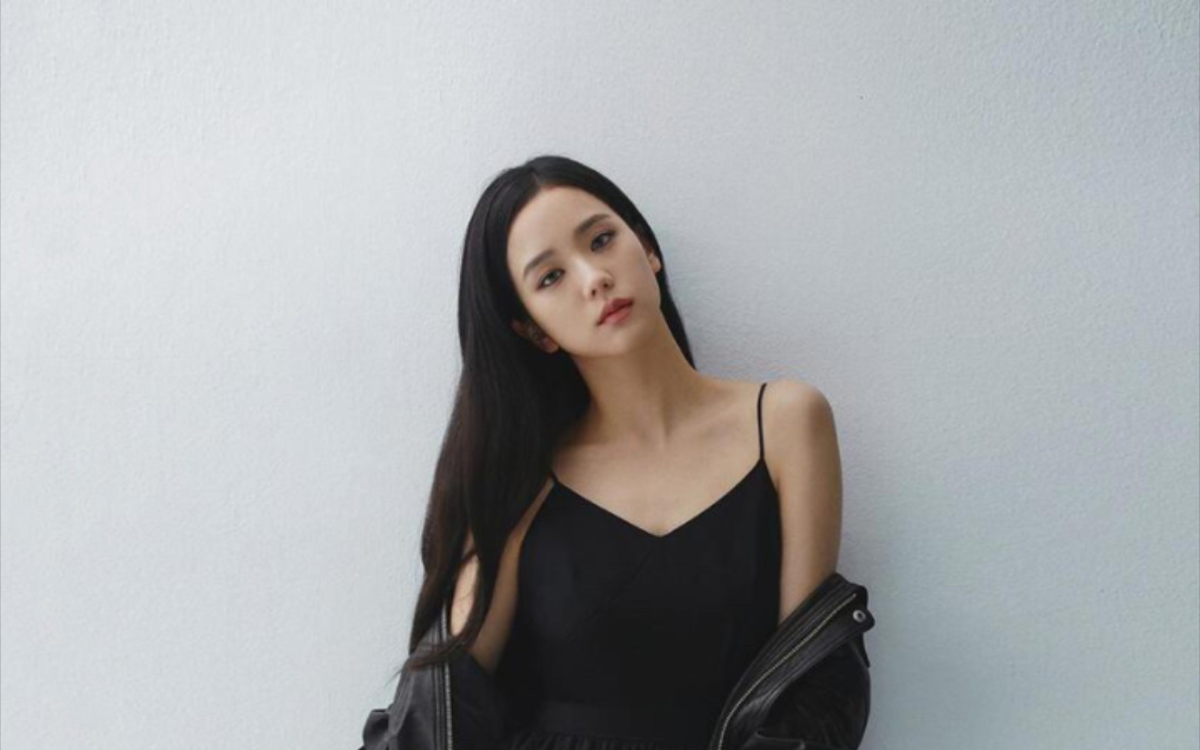 金智秀dunst新季度服装画报,清纯校花感满满～ 我为她的solo出道举