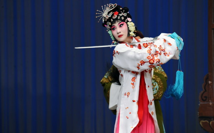 中国京剧流派班汇报演出《红楼二尤》-唐禾香cut_哔哩哔哩 (゜-゜)つ