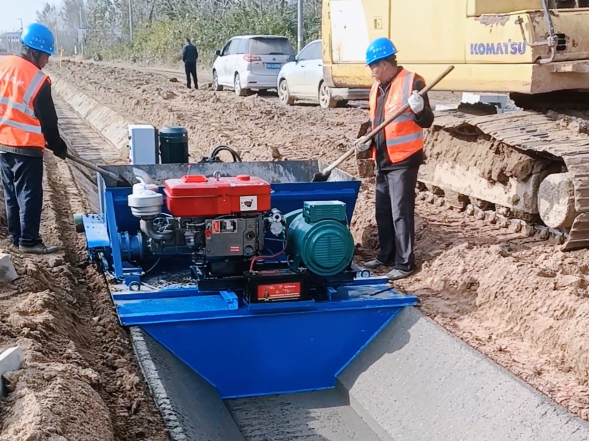 水沟渠道滑模机排水沟衬砌机混凝土水渠成型机现浇式水渠成型机