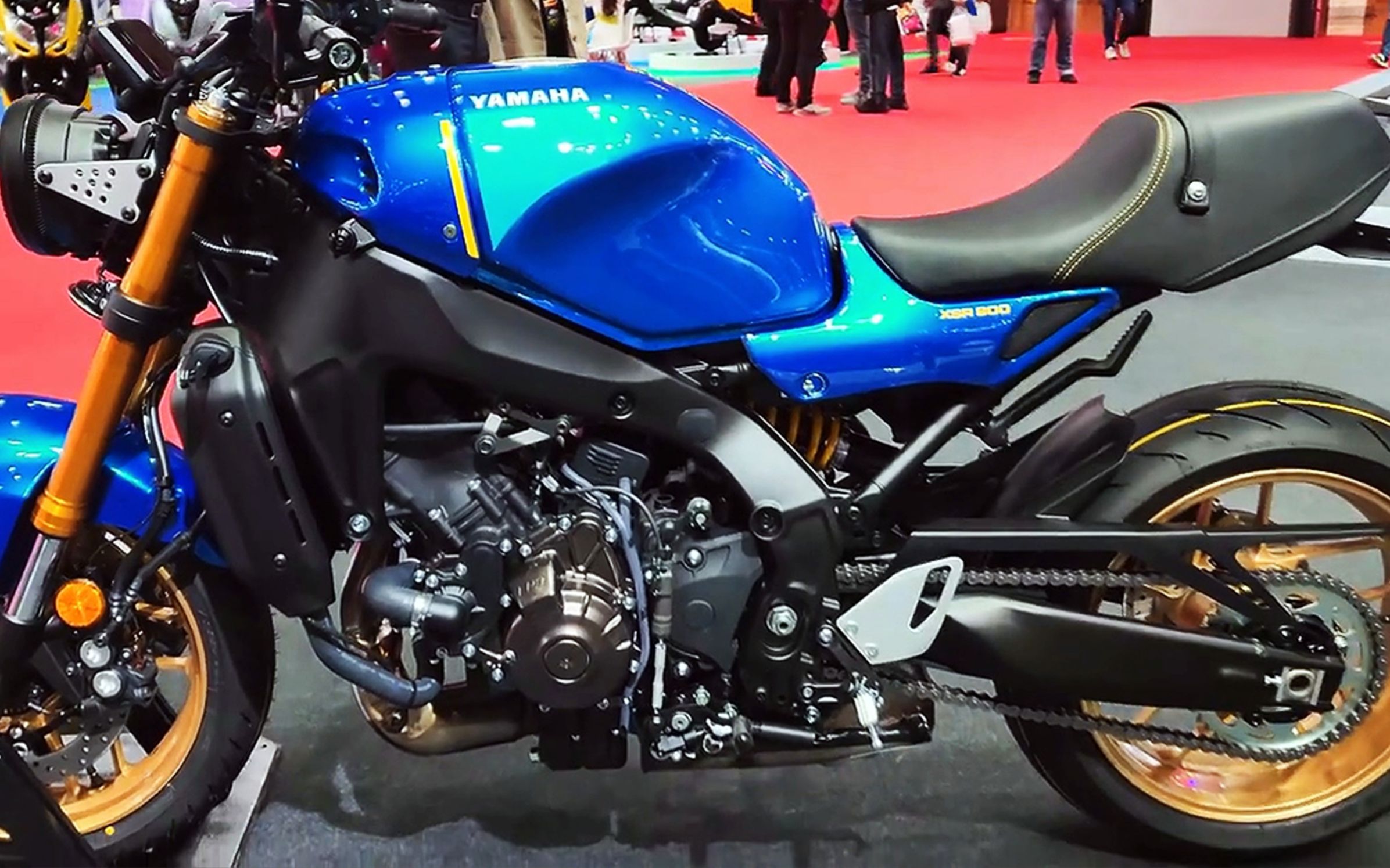 2022雅马哈新款复古街车,水冷三缸,动力强劲,配abs,颜值爆表