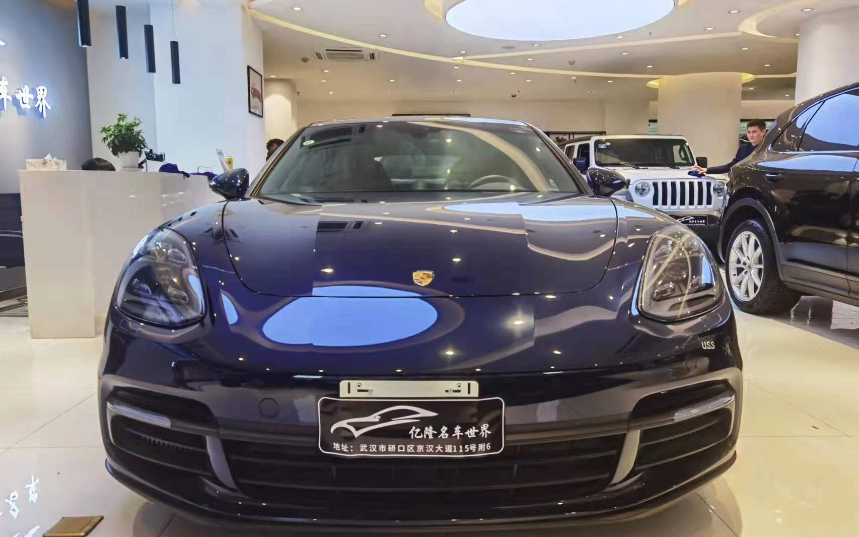 武汉亿隆汽车展厅实拍,豪车云集,但这辆保时捷最吸引我!