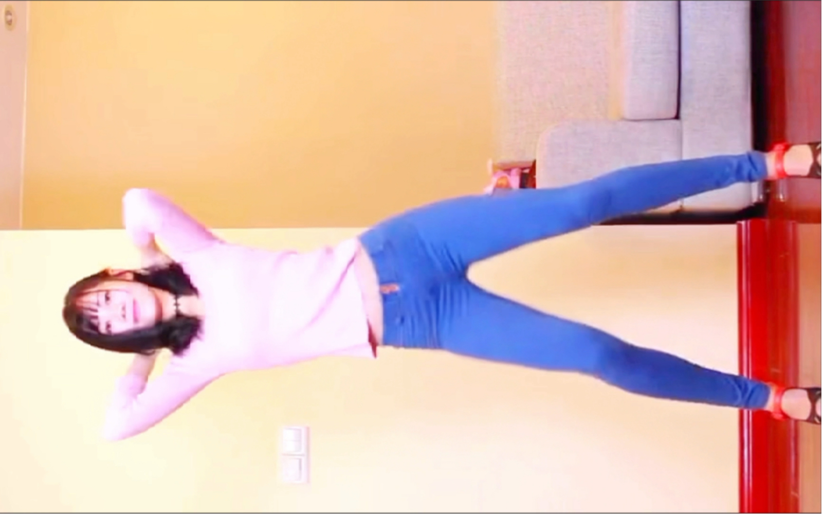 小君阿姨自拍热舞