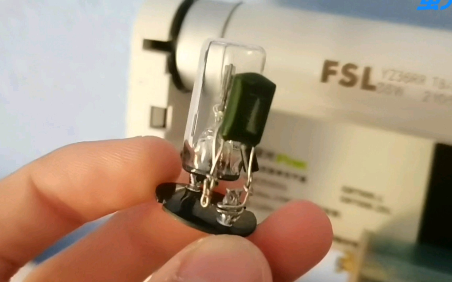 【整活】荧光灯快速黑头启辉器