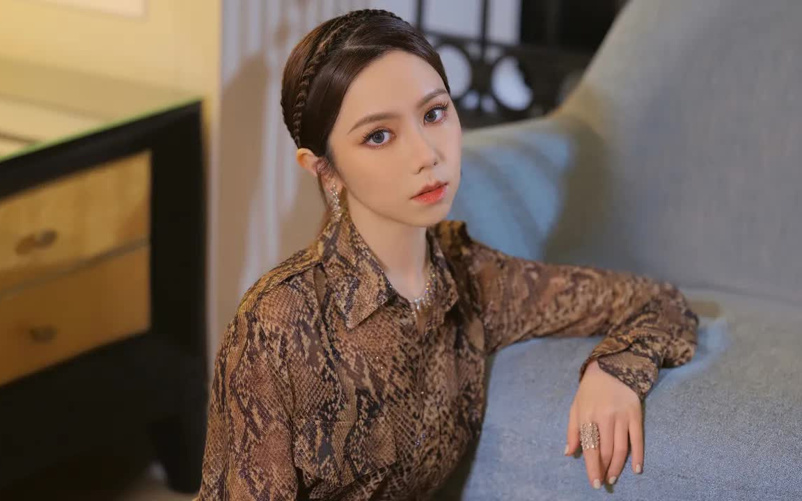 1080p60gem邓紫棋两个自己饭拍live首唱