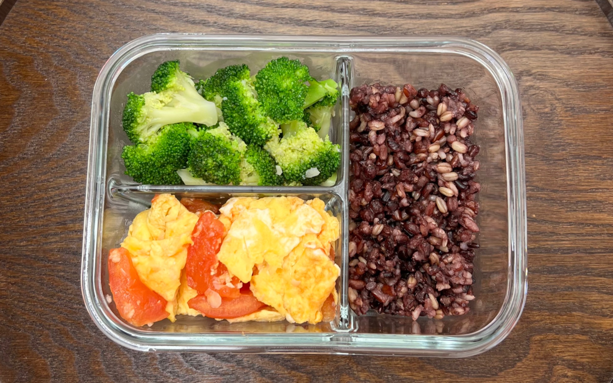 坚持自己做减脂餐第43天|今日午餐便当:番茄炒鸡蛋 清炒西兰花 糙米饭